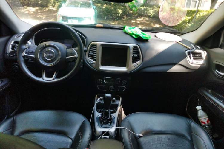 Used Jeep Compass 2017 200T Automatic Family Edition Center Console