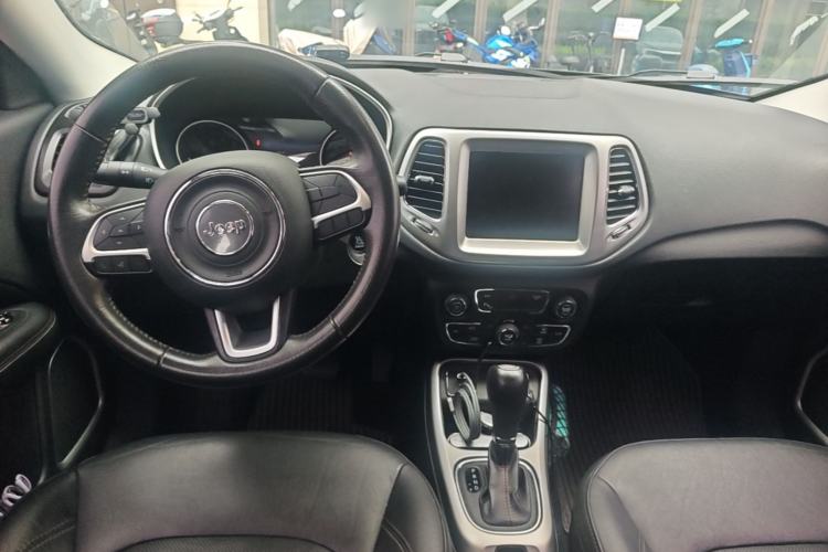 Used Jeep Compass 2017 200T Automatic Family Edition Center Console