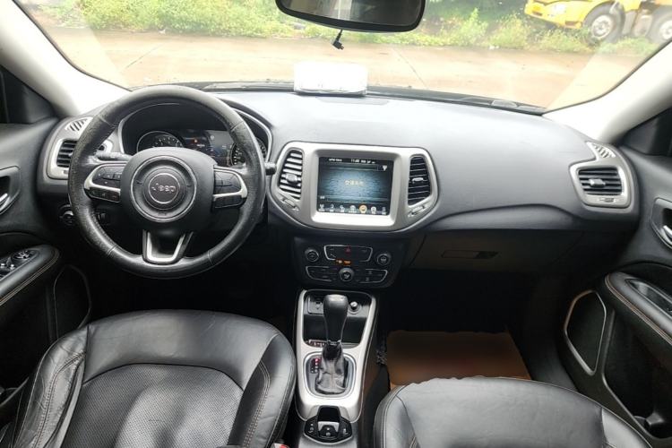 Used Jeep Compass 2017 200T Automatic Family Edition Center Console