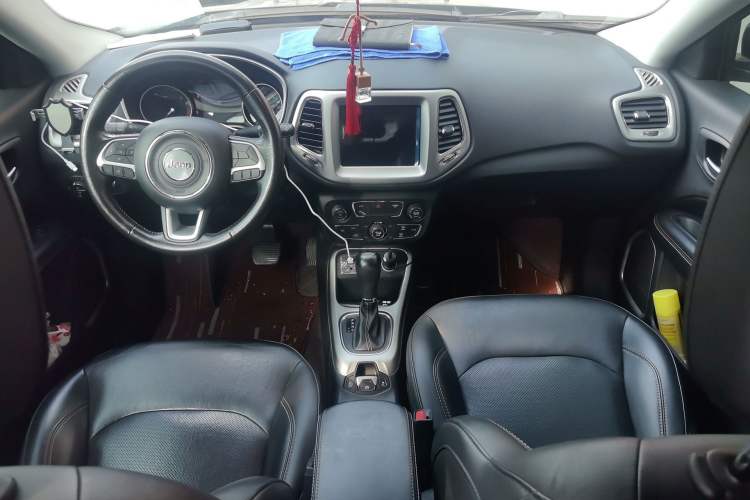 Used Jeep Compass 2017 200T Automatic Family Edition Center Console