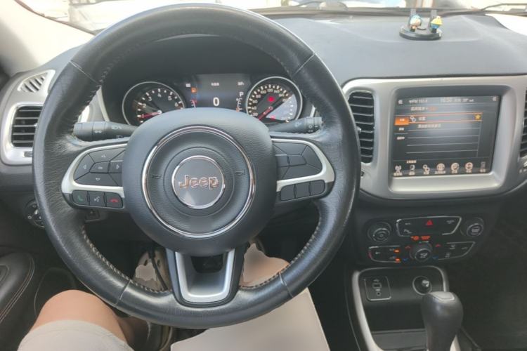 Used Jeep Compass 2017 200T Automatic Family Edition Center Console