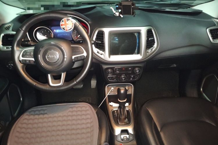 Used Jeep Compass 2017 200T Automatic Family Edition Center Console