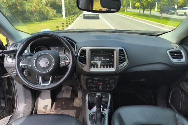 Used Jeep Compass 2017 200T Automatic Family Edition Center Console