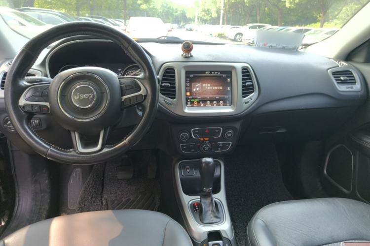 Used Jeep Compass 2017 200T Automatic Family Edition Center Console