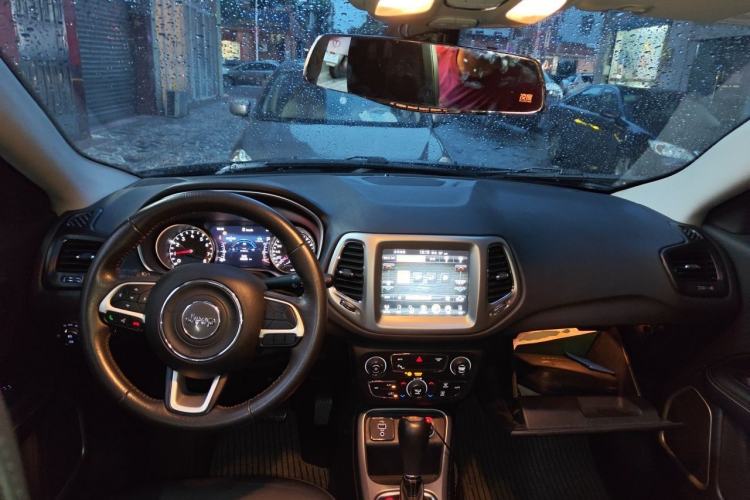 Used Jeep Compass 2017 200T Automatic Family Edition Center Console