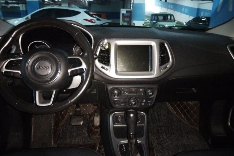 Used Jeep Compass 2017 200T Automatic Family Edition Center Console