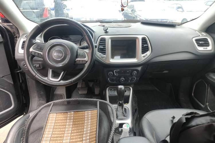 Used Jeep Compass 2017 200T Automatic Family Edition Center Console