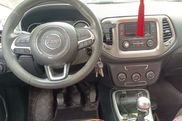 Used Jeep Compass 2017 200T Manual Enjoy Edition Center Console