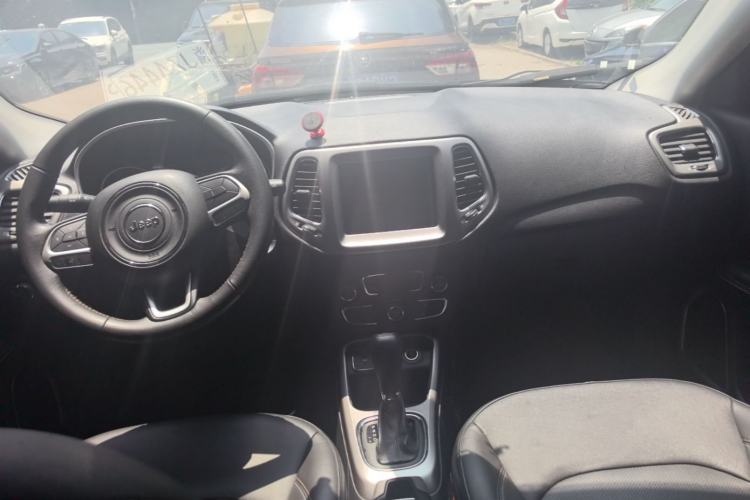 Used Jeep Compass 2017 200T Automatic Family Edition Center Console