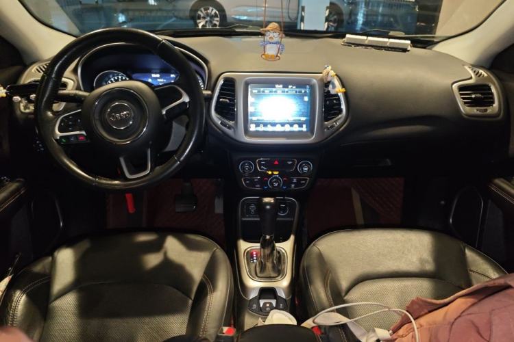 Used Jeep Compass 2017 200T Automatic Family Edition Center Console