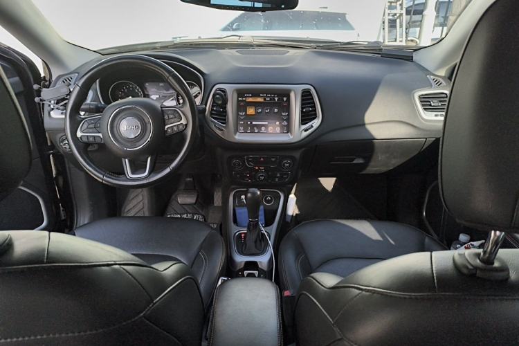Used Jeep Compass 2017 200T Automatic Family Edition Center Console