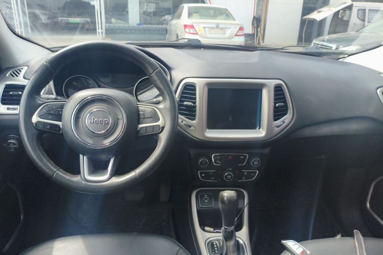 Used Jeep Compass 2017 200T Automatic Family Edition Center Console