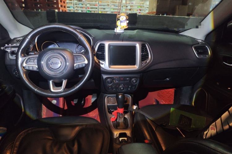 Used Jeep Compass 2017 200T Automatic Family Edition Center Console