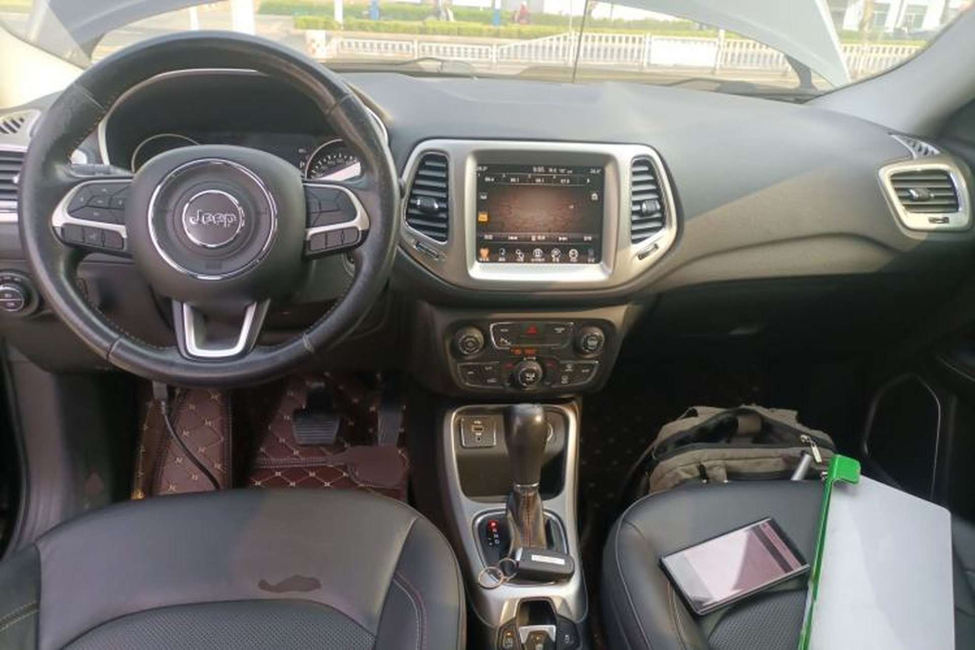 Used Jeep Compass 2017 200T Automatic Family Edition Center Console