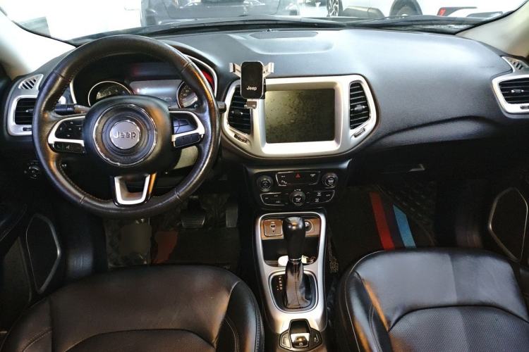 Used Jeep Compass 2017 200T Automatic Family Edition Center Console