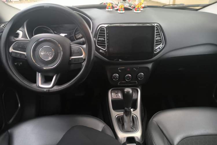 Used Jeep Compass 2017 200T Automatic Enjoyment Version Center Console