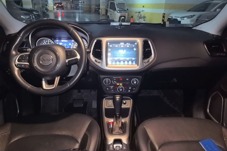 Used Jeep Compass 2017 200T Automatic Family Edition Center Console