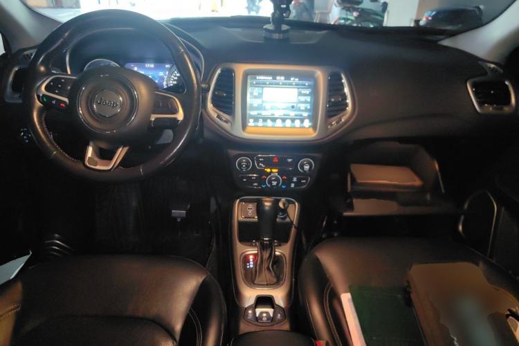 Used Jeep Compass 2017 200T Automatic Family Edition Center Console