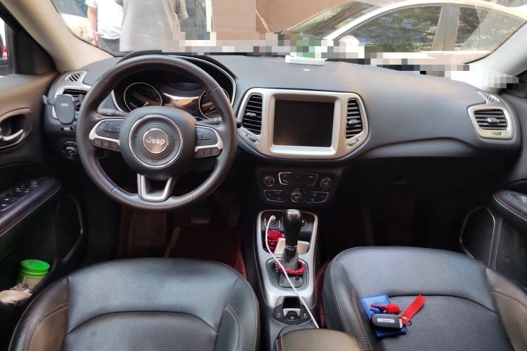Used Jeep Compass 2017 200T Automatic Family Edition Center Console