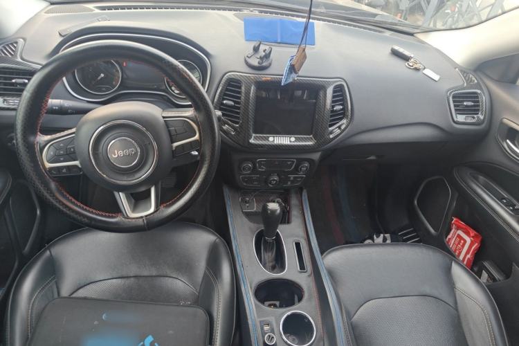 Used Jeep Compass 2017 200T Automatic Family Edition Center Console