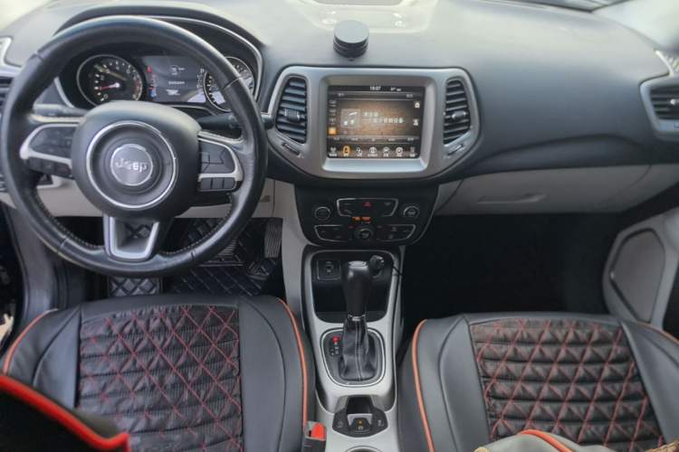 Used Jeep Compass 2017 200T Automatic Family Edition Center Console