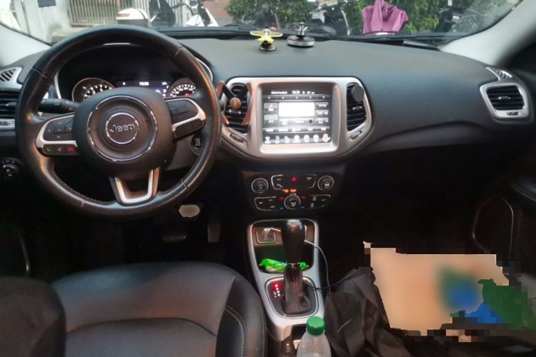 Used Jeep Compass 2017 200T Automatic Family Edition Center Console