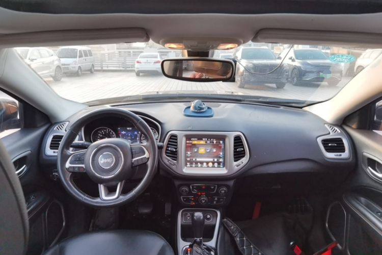 Used Jeep Compass 2017 200T Automatic Family Edition Center Console