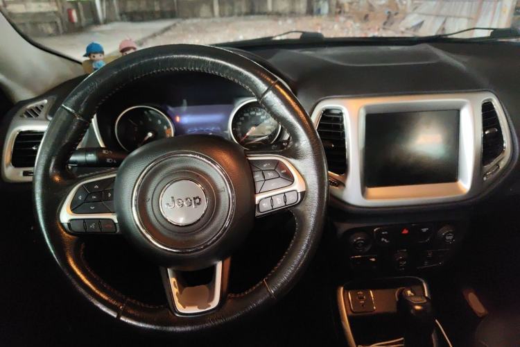Used Jeep Compass 2017 200T Automatic Family Edition Center Console