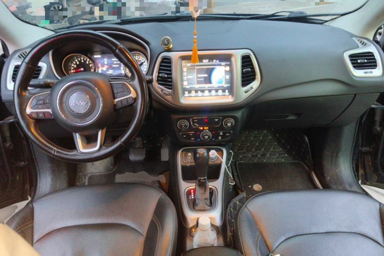 Used Jeep Compass 2017 200T Automatic Family Edition Center Console