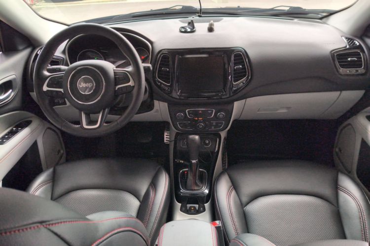 Used Jeep Compass 2017 200T Automatic Prestige Edition Center Console