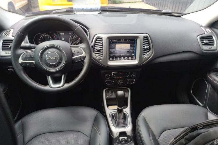Used Jeep Compass 2017 200T Automatic Family Edition Center Console