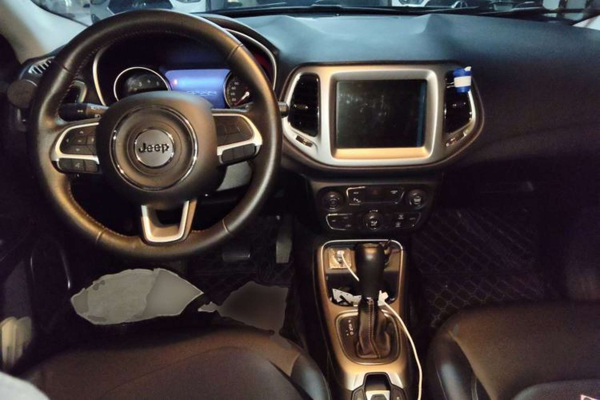 Used Jeep Compass 2017 200T Automatic Family Edition Center Console