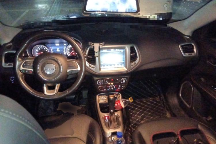Used Jeep Compass 2017 200T Automatic Family Edition Center Console