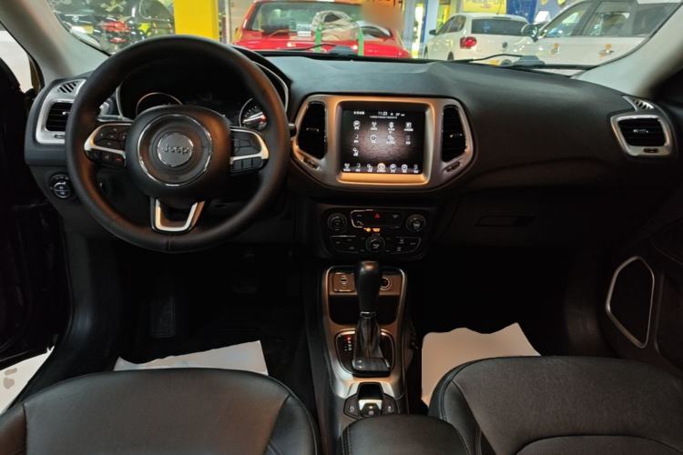 Used Jeep Compass 2017 200T Automatic Family Edition Center Console