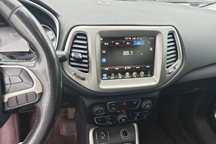 Used Jeep Compass 2017 200T Automatic Family Edition Center Console