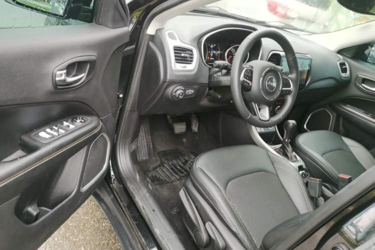 Used Jeep Compass 2017 200T Automatic Comfort Edition Driver Seat