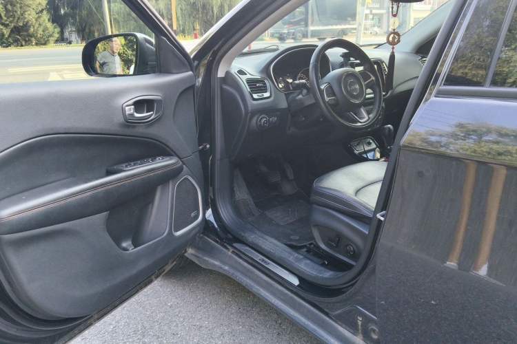 Used Jeep Compass 2017 200T Automatic Prestige Edition Driver Seat