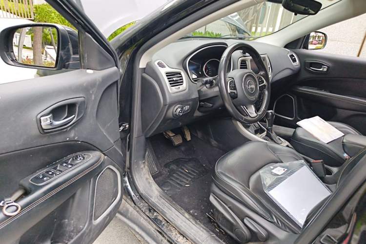 Used Jeep Compass 2017 200T Automatic Family Enjoyment Four-Wheel Drive Edition Driver Seat