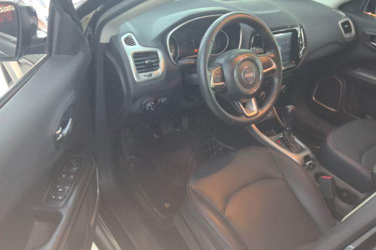 Used Jeep Compass 2017 200T Automatic Enjoyment Edition Driver Seat