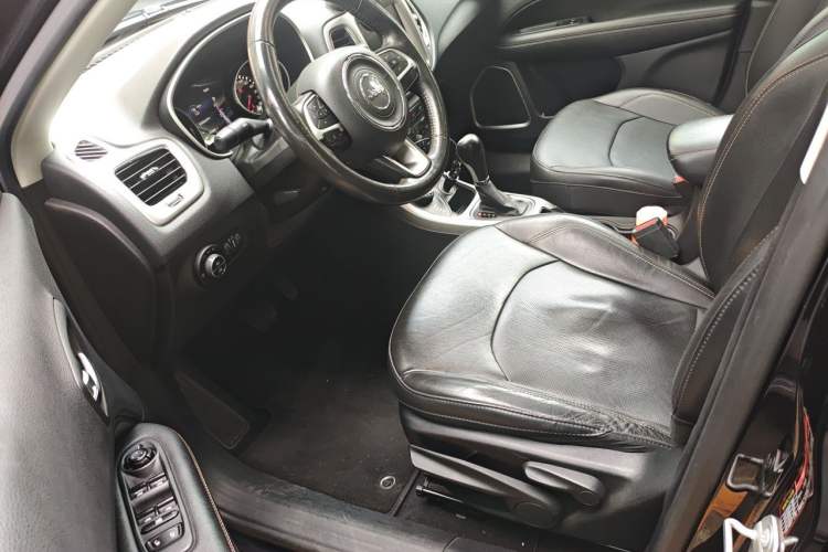 Used Jeep Compass 2017 200T Automatic Family Enjoyment Four-Wheel Drive Edition Driver Seat