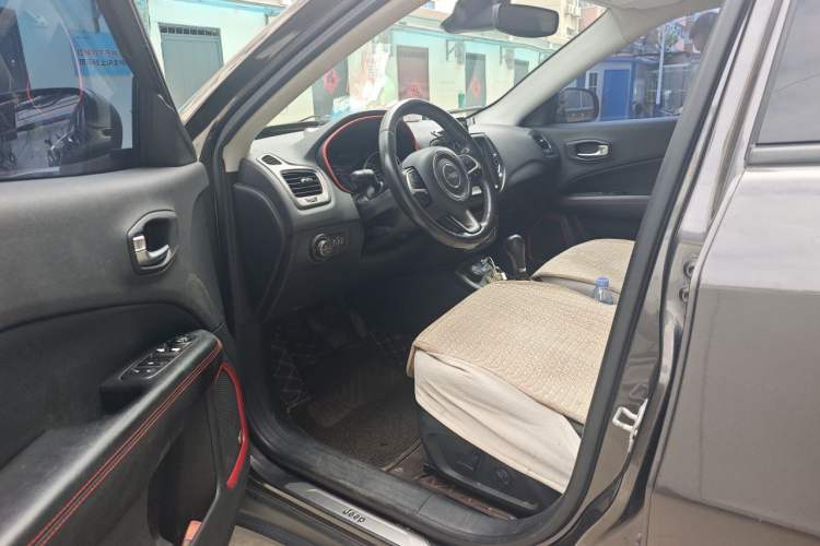 Used Jeep Compass 2017 200TS Automatic High-Performance All-Wheel Drive Edition Driver Seat