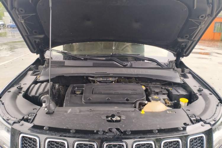 Used Jeep Compass 2017 200T Automatic Family Edition Engine Bay