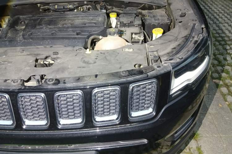 Used Jeep Compass 2017 200T Automatic Enjoyment Version Engine Bay Left