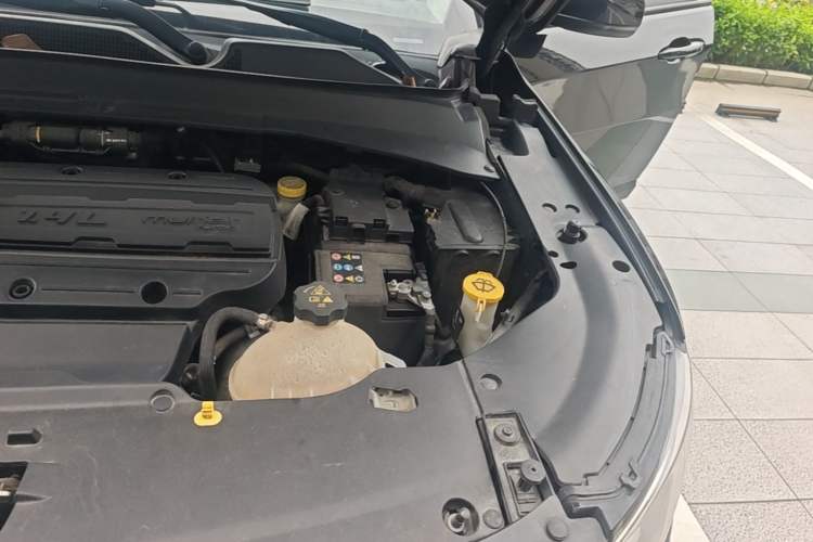 Used Jeep Compass 2017 200T Automatic Family Edition Engine Bay Left