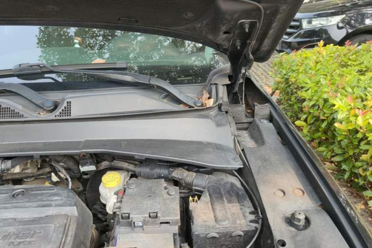 Used Jeep Compass 2017 200T Automatic Family Edition Engine Bay Left