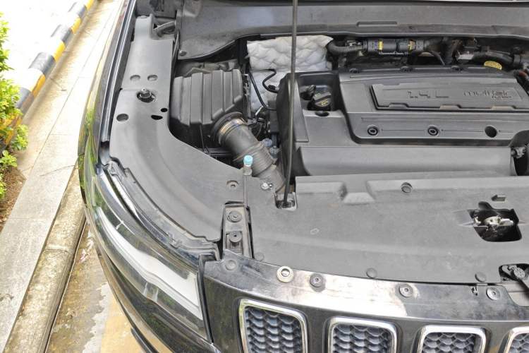 Used Jeep Compass 2017 200T Automatic Family Edition Engine Bay Right