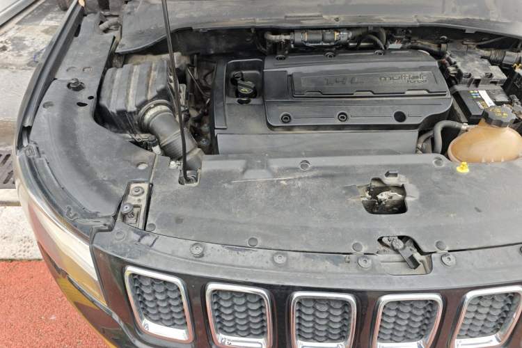 Used Jeep Compass 2017 200T Automatic Family Edition Engine Bay Right