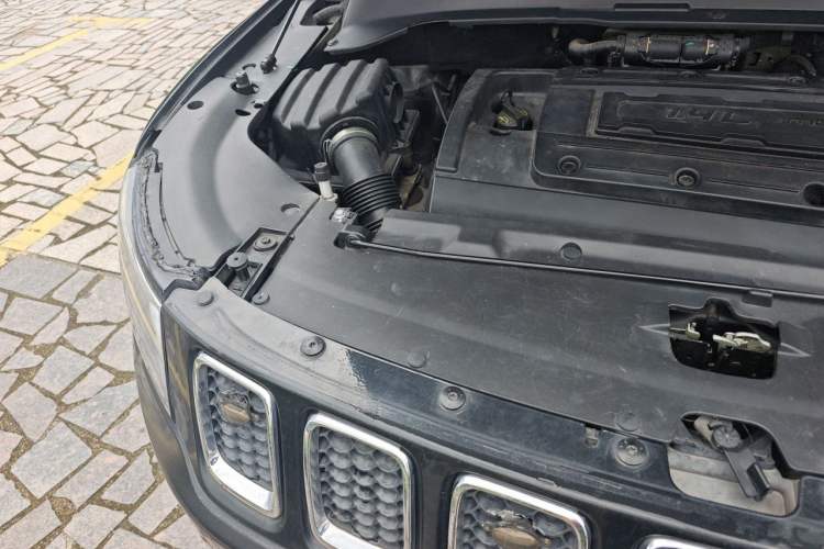 Used Jeep Compass 2017 200T Automatic Prestige Edition Engine Bay Right
