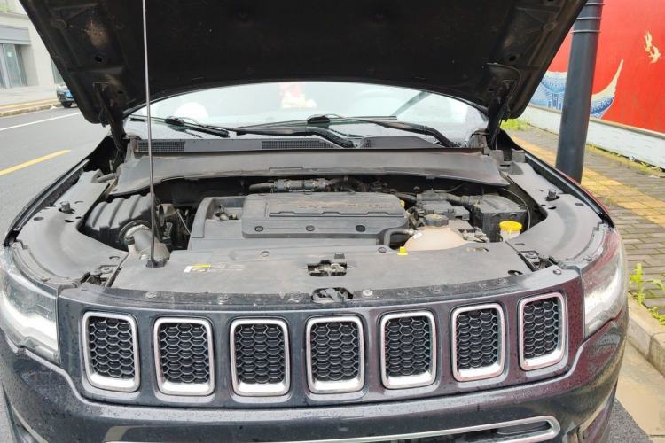 Used Jeep Compass 2017 200T Automatic Family Edition Engine Bay