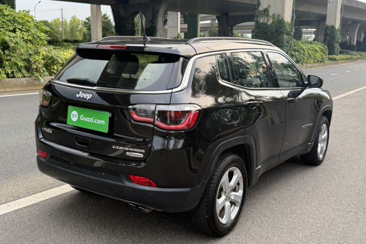 Used Jeep Compass 2017 200T Automatic Enjoyment Version Exterior 11